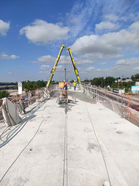 trabajo-demolicion-de-un-puente Demolicion controlada de un puente