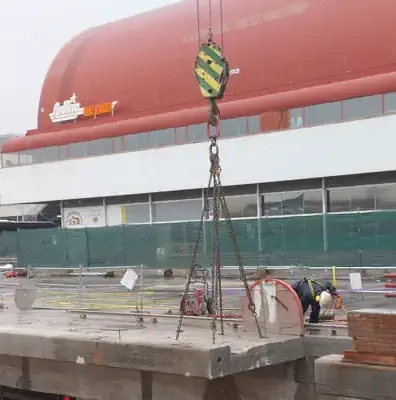 Demolición controlada en estación de Chamartín realizada por Diamantcorte SL empresa de demoliciones en Madrid